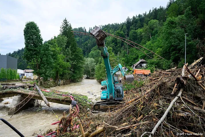 tientallen nederlanders melden schade na overstromingen slovenie
