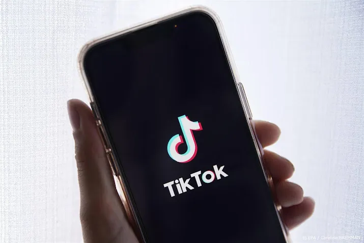 tiktok en youtube moeten bescherming kinderen toelichten