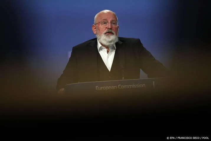 timmermans gedachten gaan naar familie peter r de vries