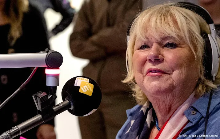 tineke de nooij neemt afscheid in radio uitzending op npo radio 5