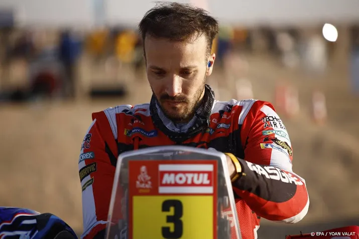 titelverdediger bij motoren sunderland geeft op in dakar na crash