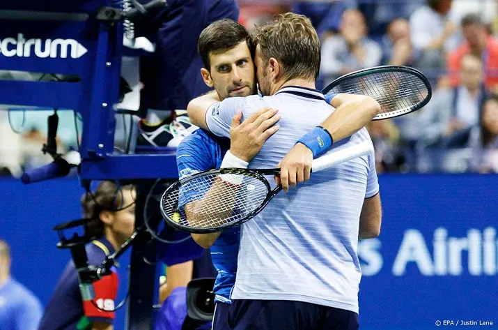 titelverdediger djokovic geeft geblesseerd op