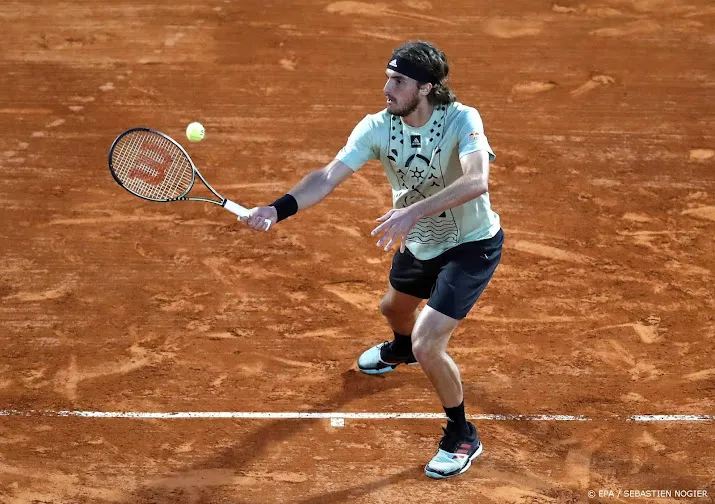 titelverdediger tsitsipas door naar halve finale in monte carlo