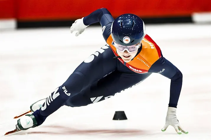 titelverdedigster velzeboer loopt bij wk finale op 1000 meter mis