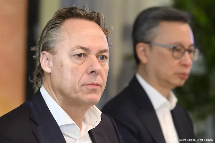 toch berisping voor ralph hamers en ing commissarissen om beloning