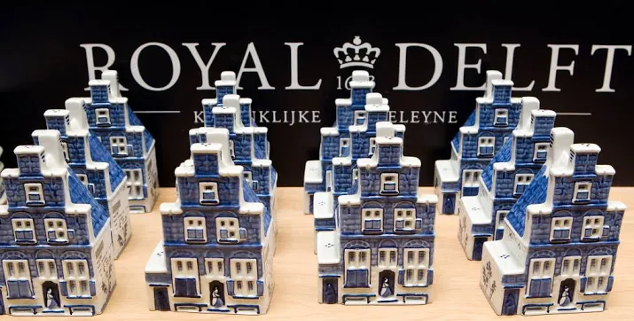 toeristen kopen weer meer delfts blauw