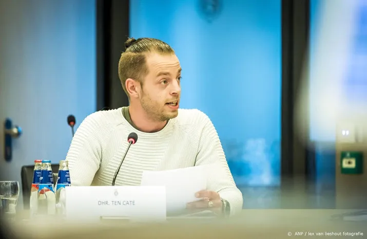 toeslagenouders delen geemotioneerd verhalen met kamer