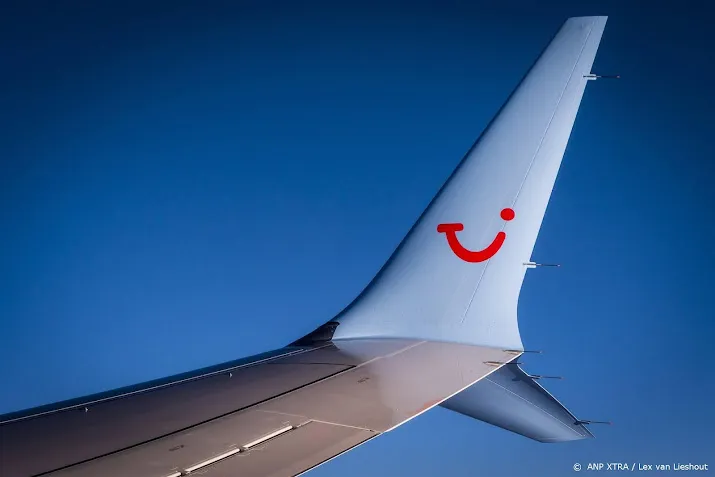 toestel tui terug naar schiphol nadat staart grond had geraakt