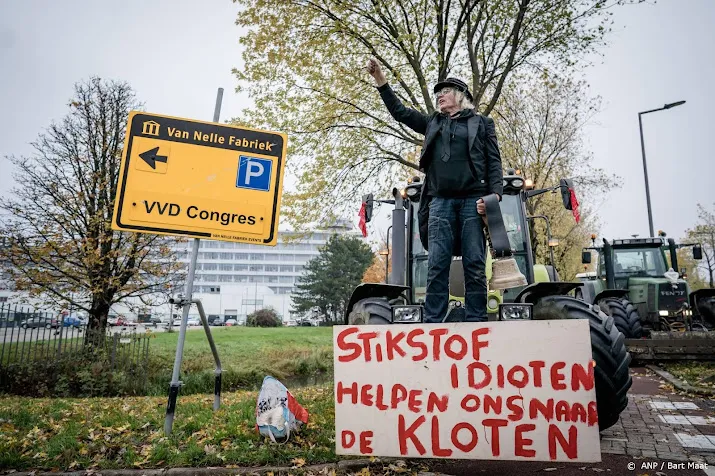 toeterende trekkers bij drukbezocht vvd congres in rotterdam