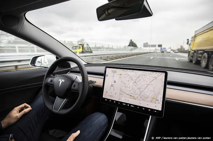 toezichthouder vs wil meer informatie over teslas autopilot