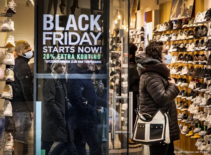 toezichthouder waarschuwt voor nepaanbiedingen rond black friday