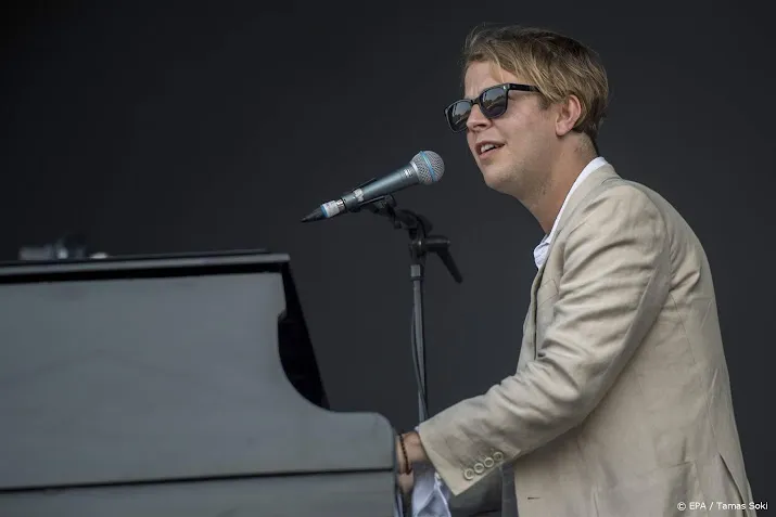 tom odell tove lo en gayle naar pinkpop