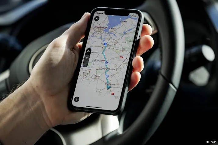 tomtom wil met nieuwe kaarten klanten beter bedienen