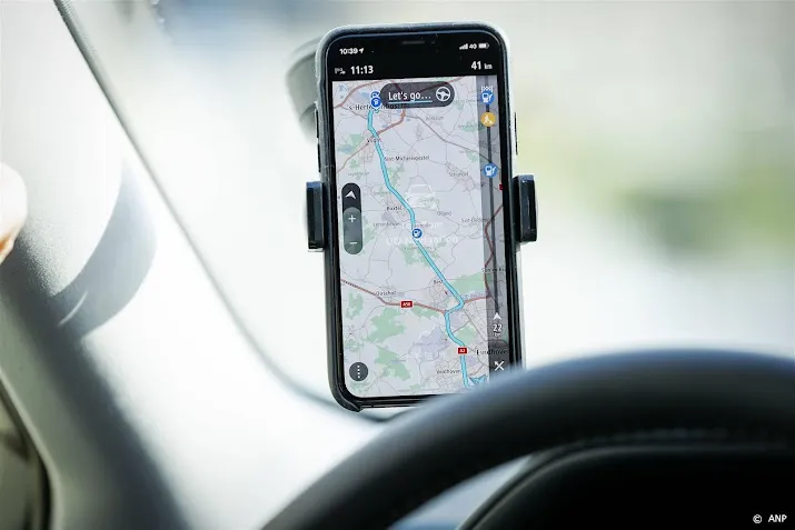 tomtom zakt op lager damrak na resultaten