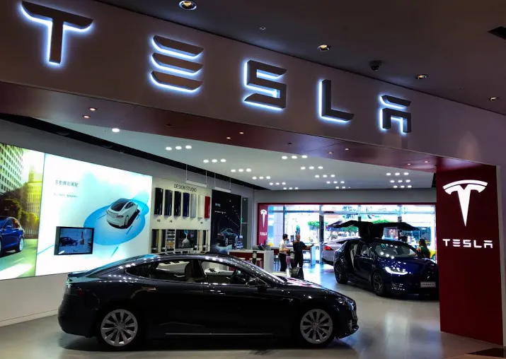 topjurist en vertrouweling musk weg bij tesla