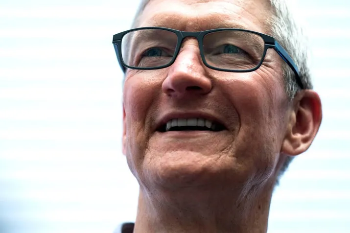 topman apple praat met chinese waakhond
