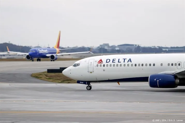 topman delta air lines biedt excuses aan voor vluchtannuleringen