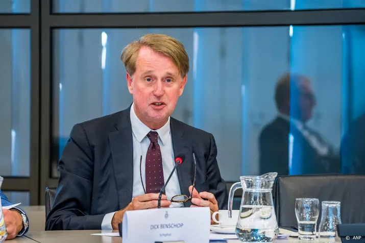 topman schiphol wil snel duidelijkheid van kabinet