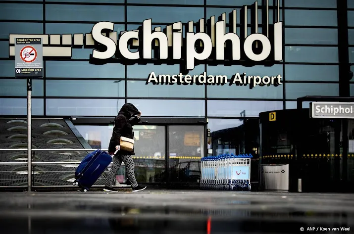 tot 19 maanden cel opgelegd voor miljoenenroof schiphol