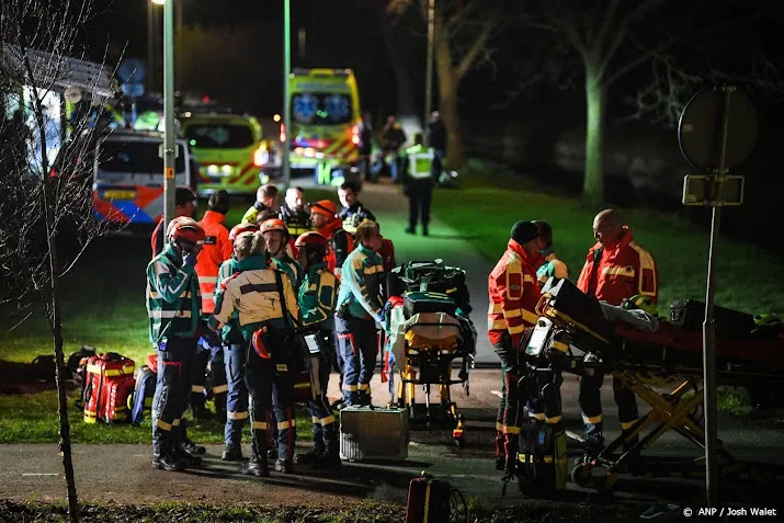 tot zeker halverwege middag geen treinen naar leiden door ongeval