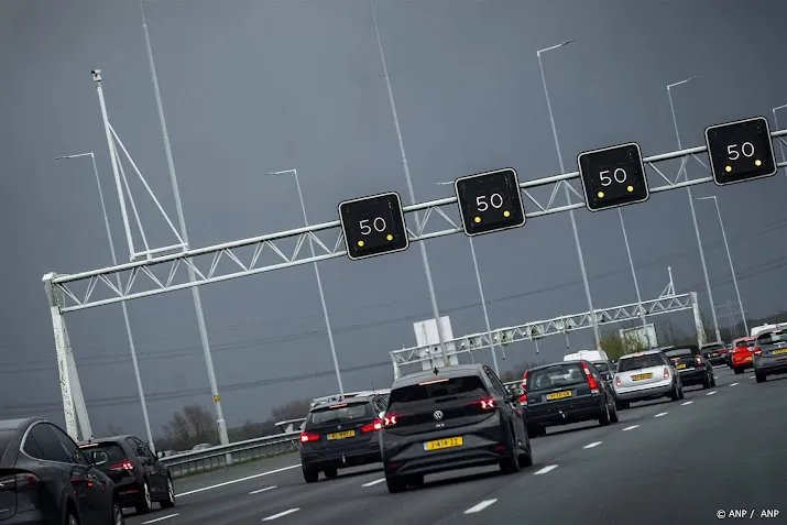 tot zondag file op a73 richting nijmegen door ondergelopen oprit