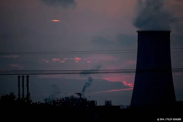 totalenergies schrijft miljarden af op russisch gasproject