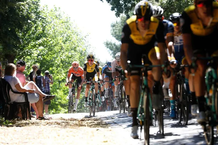 tourdebutant tolhoek is wakker geschud
