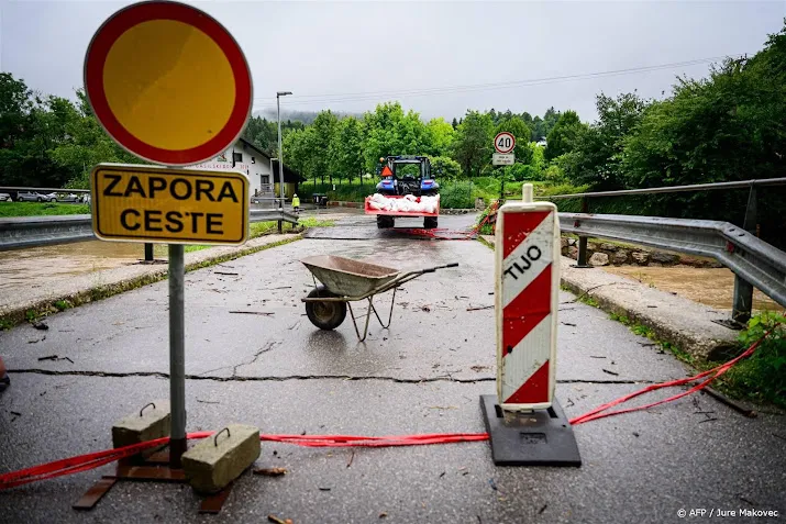 touroperator honderden nederlanders geevacueerd in slovenie