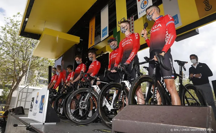 tourpeloton vertrokken voor derde etappe