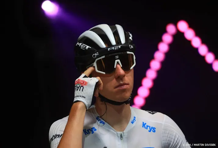 tourrenners vertrokken voor lastige heuvelrit