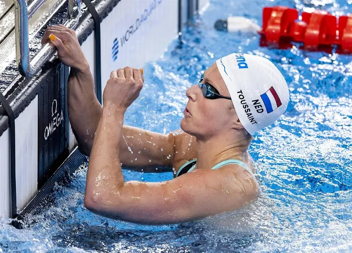 toussaint houdt de waard op 1 honderdste uit wk finale 50 rug