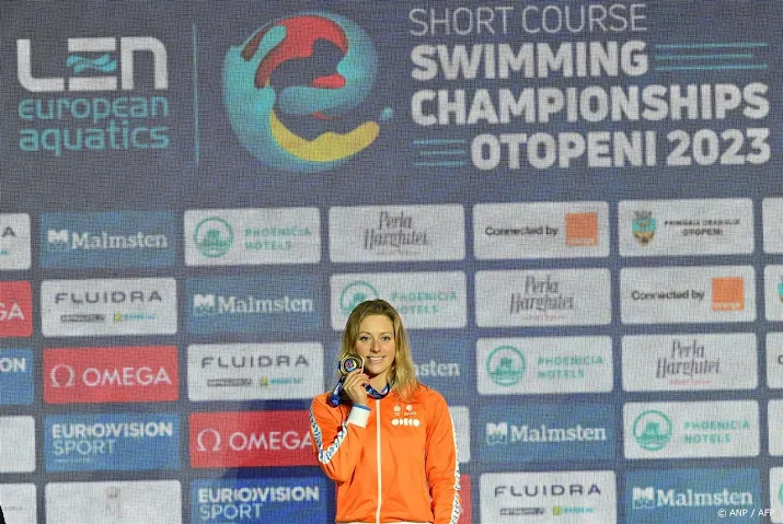 toussaint wint bij ek kortebaan ook goud op 100 meter rugslag