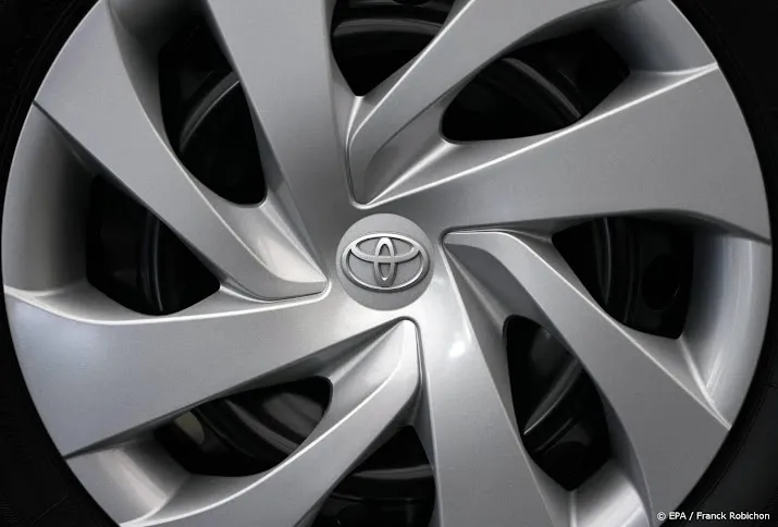 toyota maakt kwart minder autos door tekorten aan onderdelen