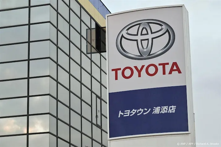 toyota verhoogt winstverwachting na recordverkopen
