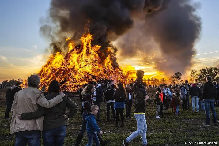 traditionele paasvuren vooral in noord en oost nederland
