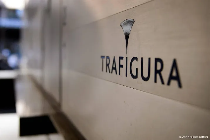 trafigura dochter koopt failliete tankterminal in rotterdam