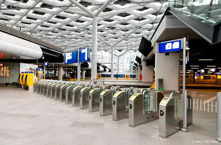 trein deels ontspoord bij den haag