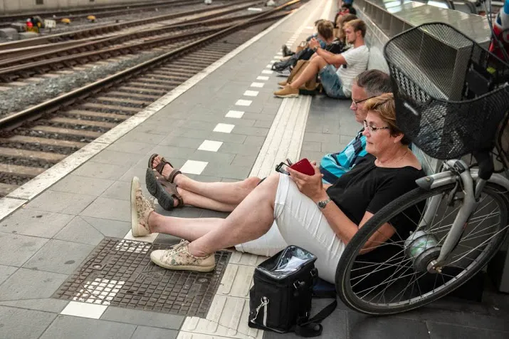 treinen bij eindhoven rijden weer