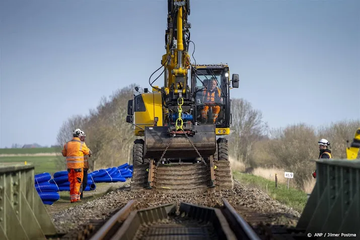 treinen rijden weer langs molkwerum na overlast door dassen