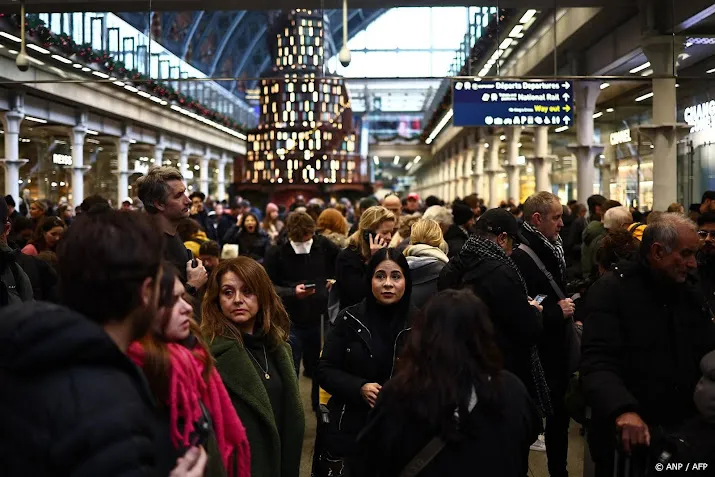 treinen van eurostar van en naar londen rijden zondagochtend weer