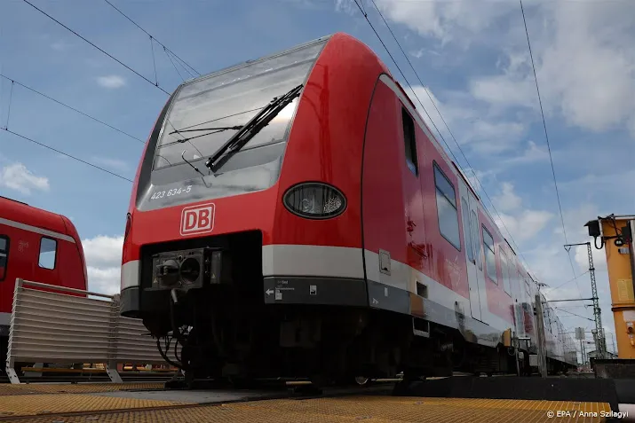 treinmachinisten duitsland dreigen rond kerstmis te staken