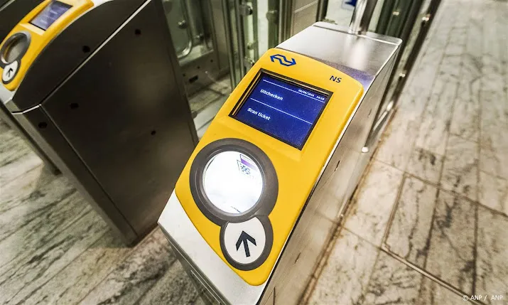 treinreizigers kunnen niet in en uitchecken op station sloterdijk