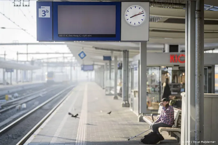treinreizigers ondervinden in vakantie hinder door werkzaamheden