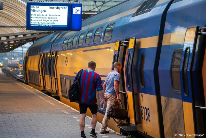 treinreizigers weer positiever over ns