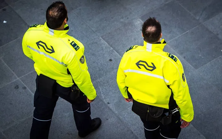 treinverkeer almelo plat door verdacht pakket