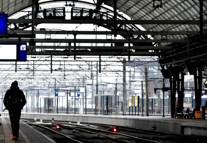 treinverkeer amsterdam cs deels stilgelegd