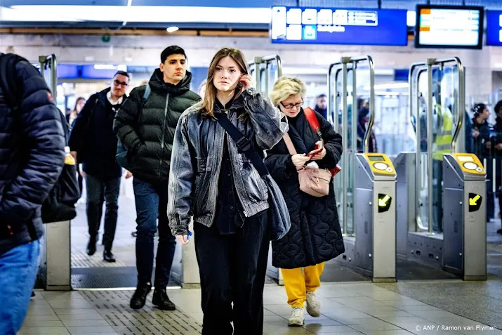 treinverkeer amsterdam zuid rijdt weer normaal na plofkraak