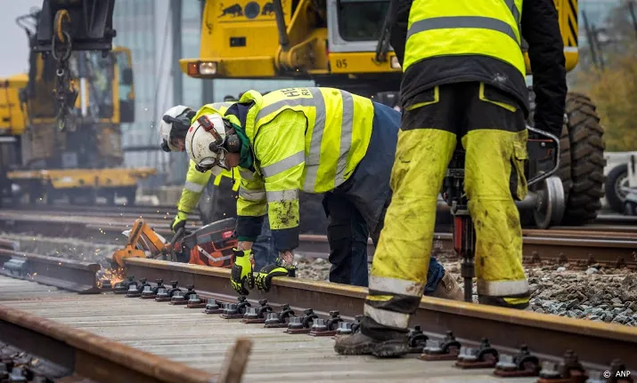 treinverkeer bij hooghalen waarschijnlijk maandagmorgen hervat