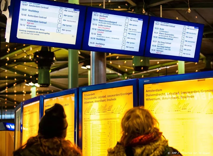 treinverkeer van en naar schiphol verstoord door aanrijding