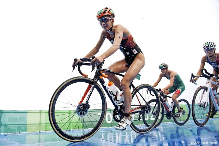 triatlete klamer neigt naar doorgaan tot parijs 2024
